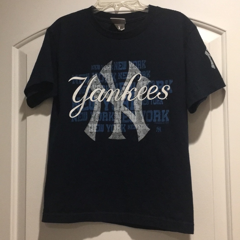 Yankees shirt